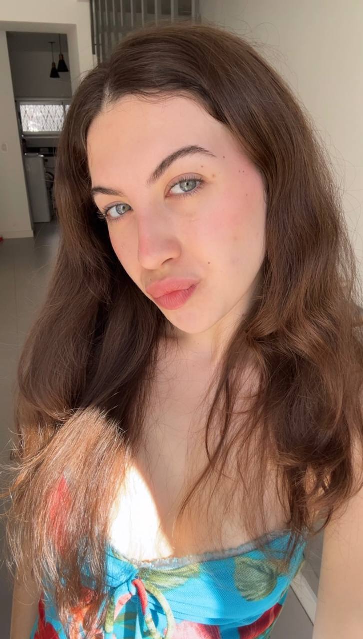 Nude girl Amber in Mogadishu