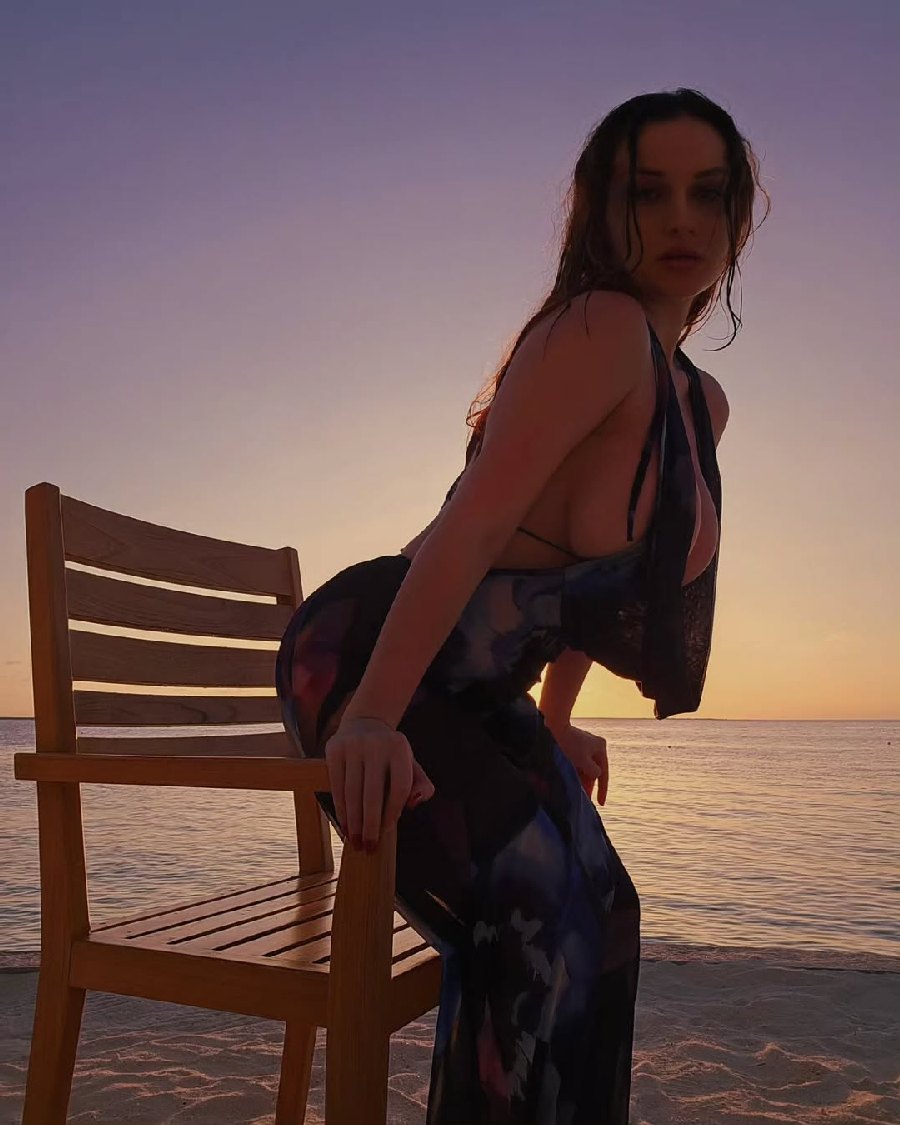 Sexy girl Miranda Faith nude in Mogadishu