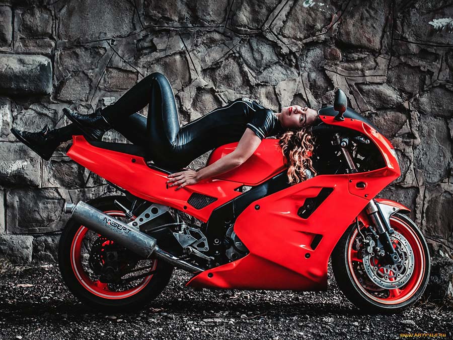 Beautiful girl Beautiful girls and motorcycles in Mogadishu