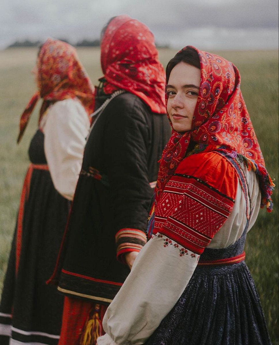 Women in Slavic costumes in Mogadishu